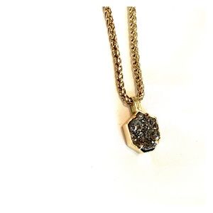 Kendra Scott Oliver pendant necklace